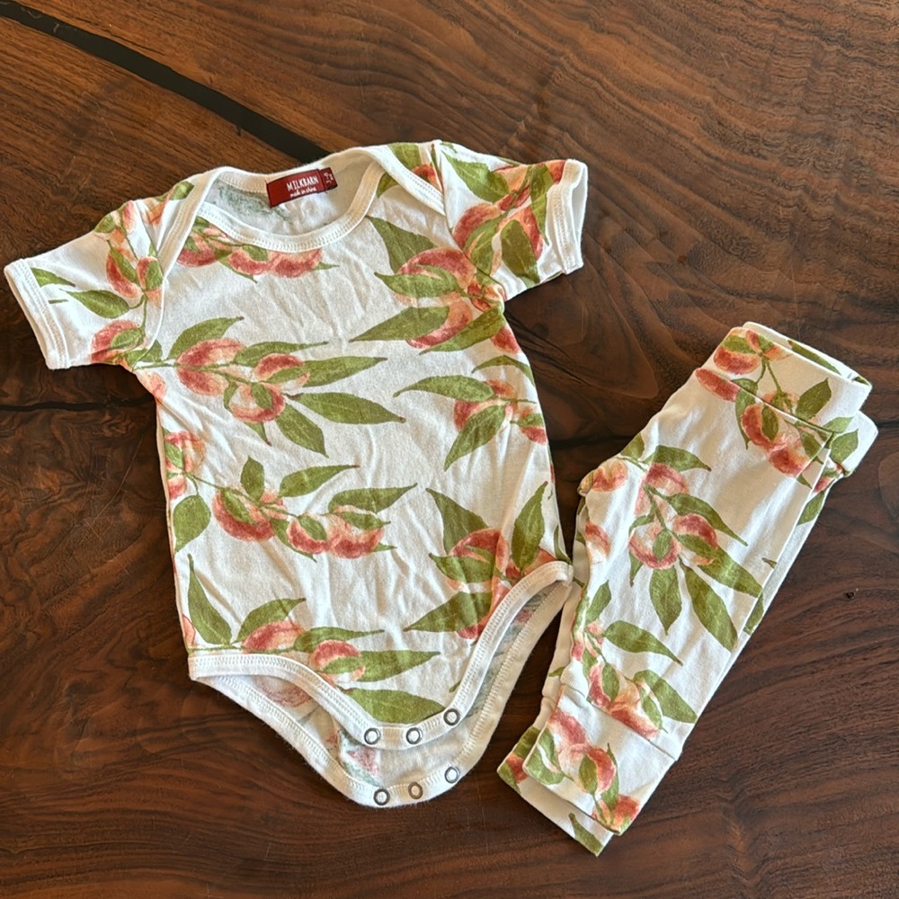 Milk barn set size 3-6 months